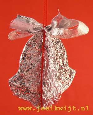 kerstklok van zilverpapier