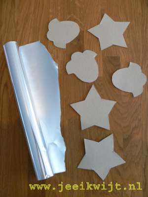 kerstklok van zilverpapier