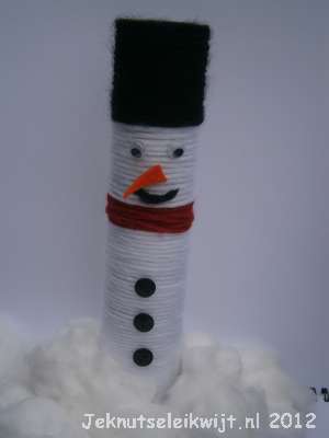 winterknutsel sneeuwpop van keukenrol