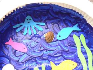 3D aquarium van papieren bordje