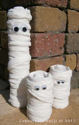 Halloweenknutsel mummie van wc rol