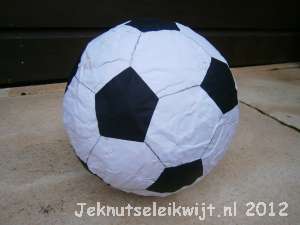 Verwonderend surprise voetbal. CB-65