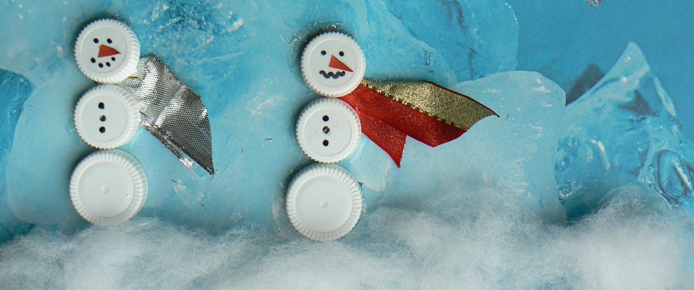 Onwijs Sneeuwpop knutselen van witte plastic doppen VA-04