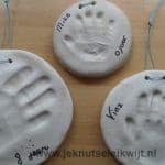 Handafdruk in brooddeeg